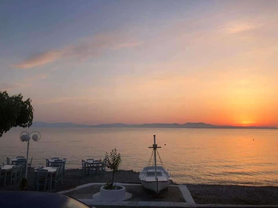 Antony'S Apartment Sea View Tyros Exterior photo