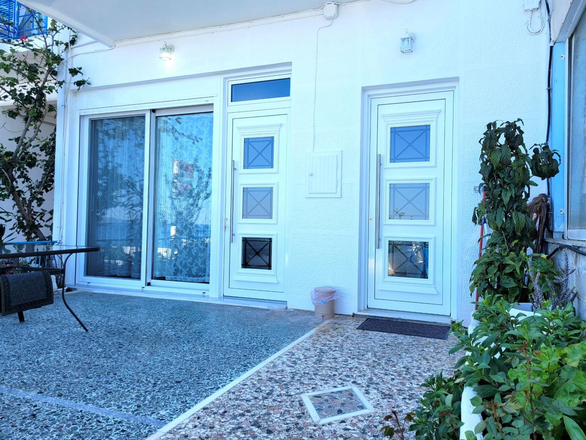 Antony'S Apartment Sea View Tyros Exterior photo