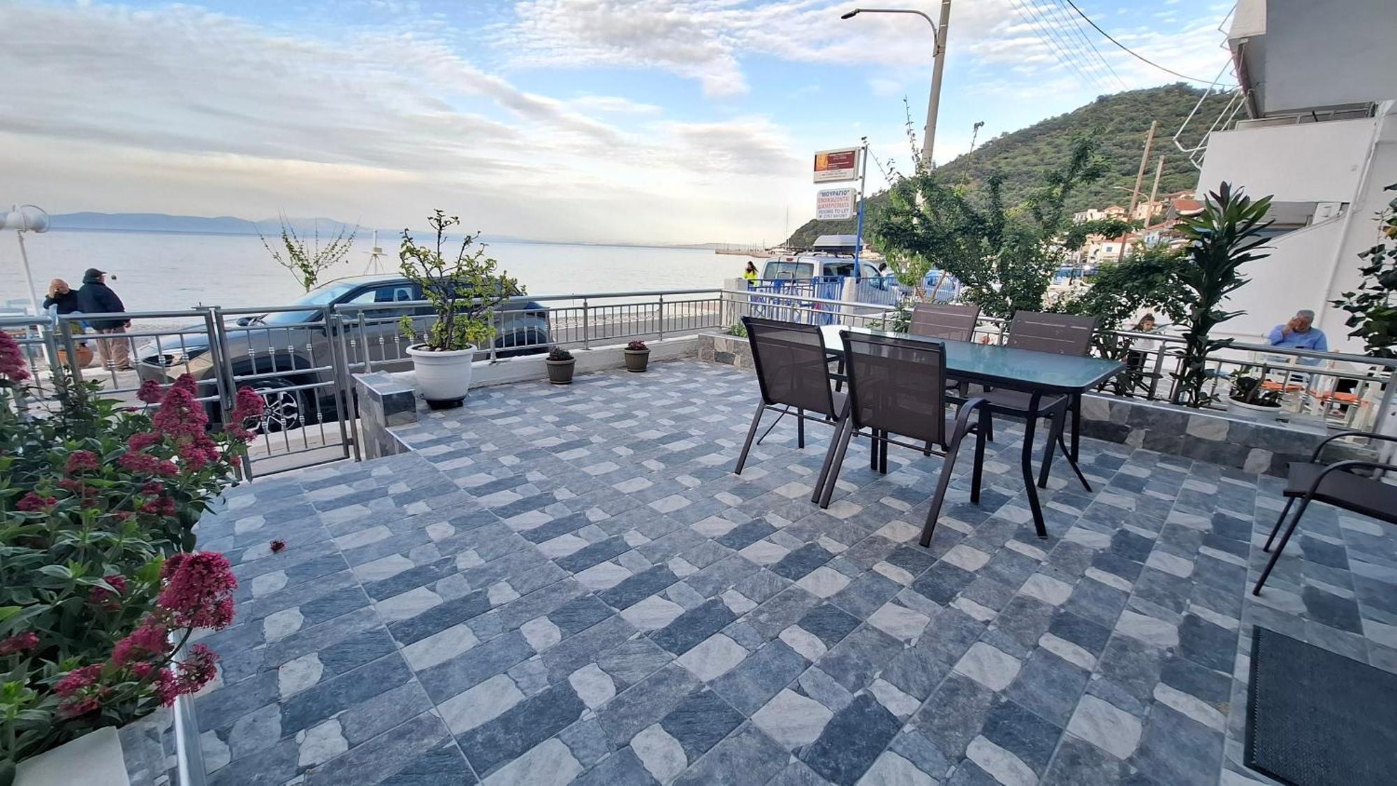 Antony'S Apartment Sea View Tyros Exterior photo