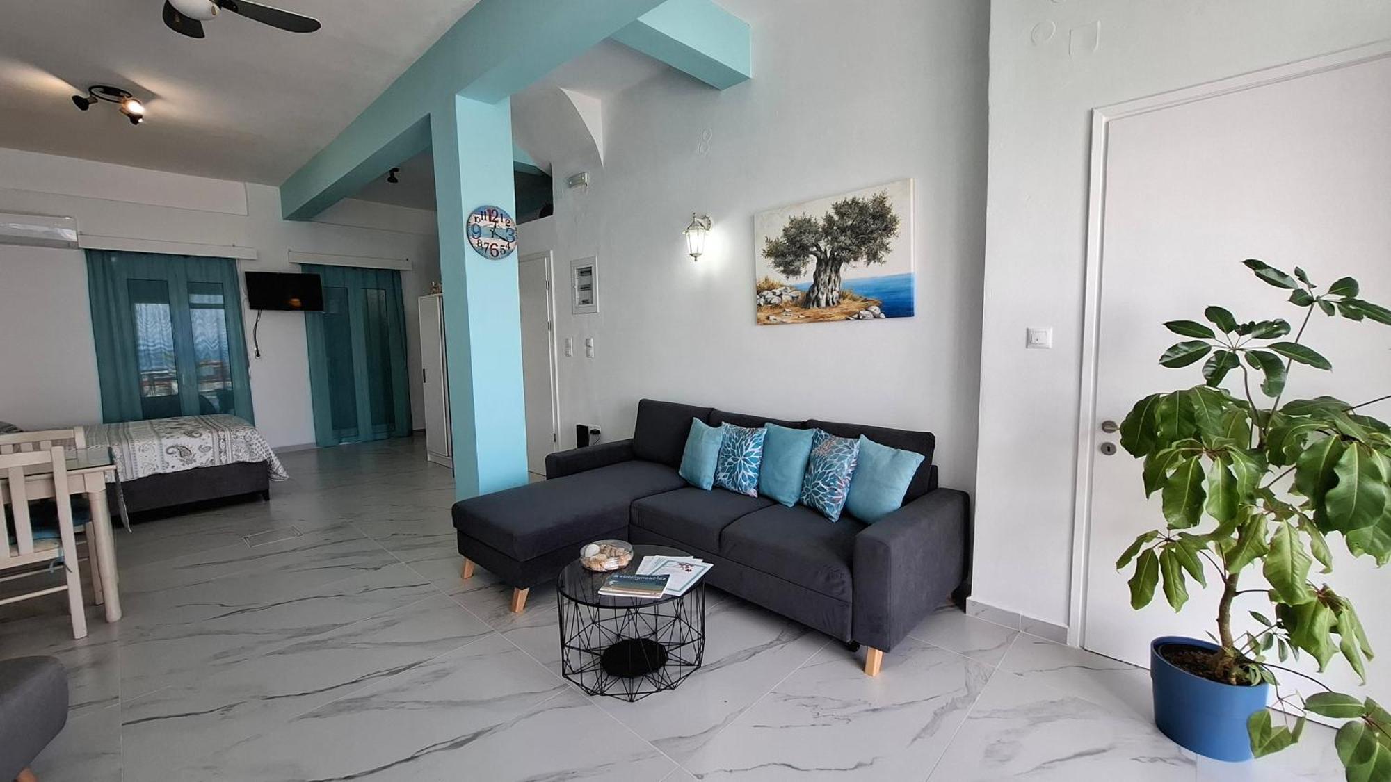 Antony'S Apartment Sea View Tyros Exterior photo